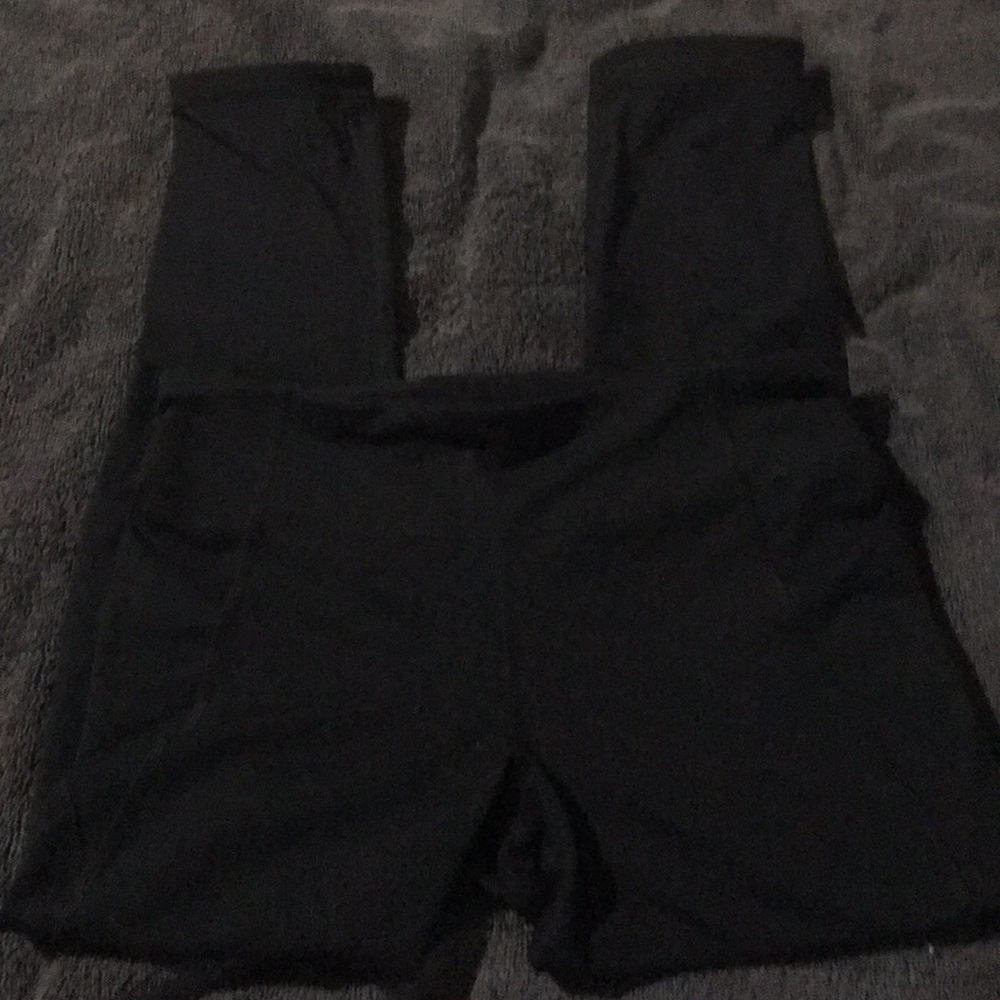 Under armor size small Capri